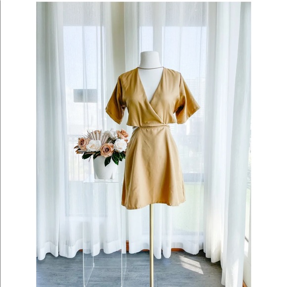 Cut Out Waist Dress - Picture 3 of 5